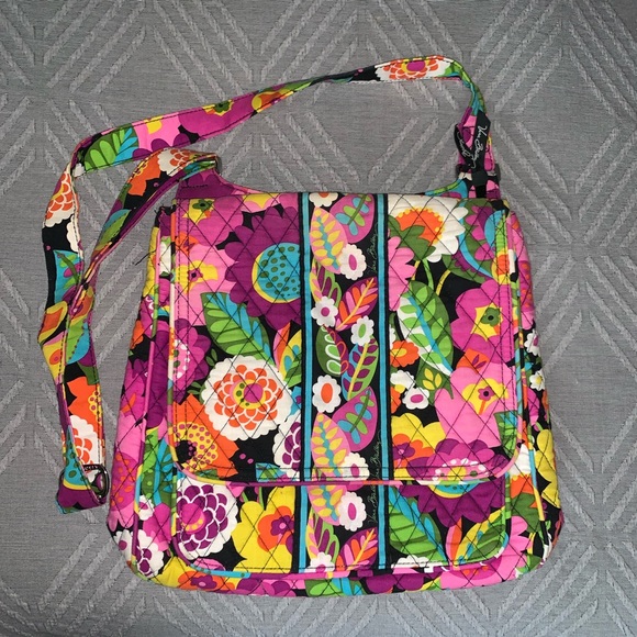 Vera Bradley Handbags - Vera Bradley crossbody Vera Bradley Handbags - Vera Bradley crossbody